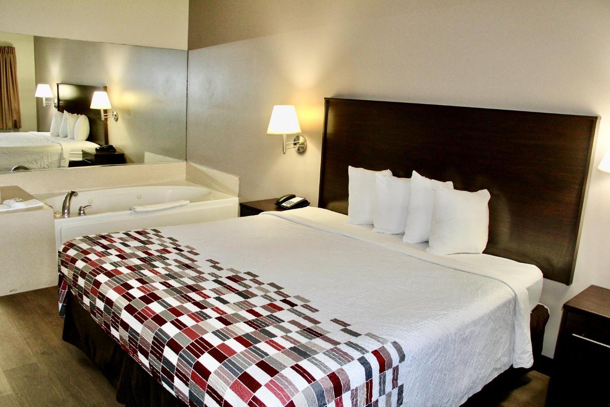 Red Roof Inn & Suites Lake Orion / Auburn Hills Eksteriør bilde
